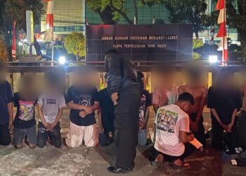 Belasan Remaja Diamankan, Polisi: Modus Baru Tawuran Simpan Sajam di Mobil 