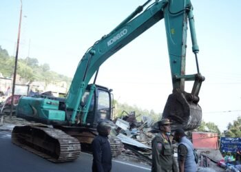 196 PKL Puncak Dieksekusi Hari ini, 96 Pedagang Bongkar Mandiri
