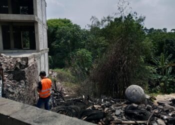 Diawali Ledakan, Bengkel Ban di Sentul Ludes Terbakar