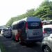 Kondisi lalu lintas di menuju kawasan wisata Puncak, Kabupaten Bogor (Apiw Azfeer)