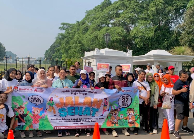 Lewat Jalan Sehat, PPK Bogor Tengah Ajak Masyarakat Berpartisipasi di Pilkada