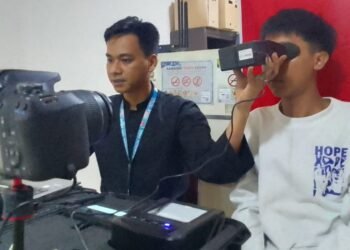 Kejar Target Pilkada, Warga Harjasari Perekaman e-KTP Pemula
