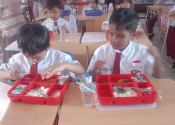 Program Makan Gratis Prabowo-Gibran Dilaksanakan, SDN Nanggewer 1 Jadi Percontohan