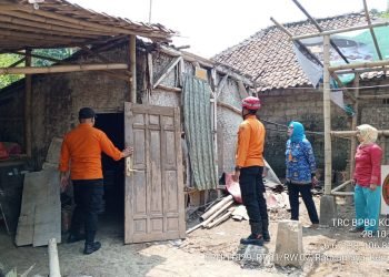 Rumah Warga di Rancamaya Ambruk, Penghuni Diungsikan 