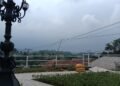 Warga Keluhkan Jaringan Kabel  Dekat dengan Taman Lapangan Genteng