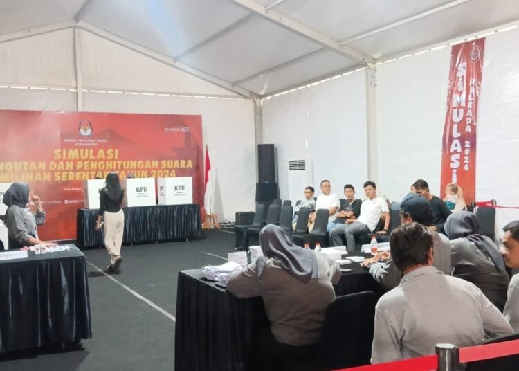 KPU Simulasikan Pungut Hitung Suara di TPS 01 Kertamaya