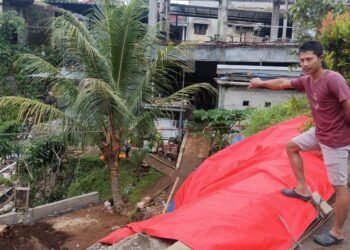 Longsor di Kertamaya, Seorang Pekerja Bangunan Tertimbun Sekitar Sejam