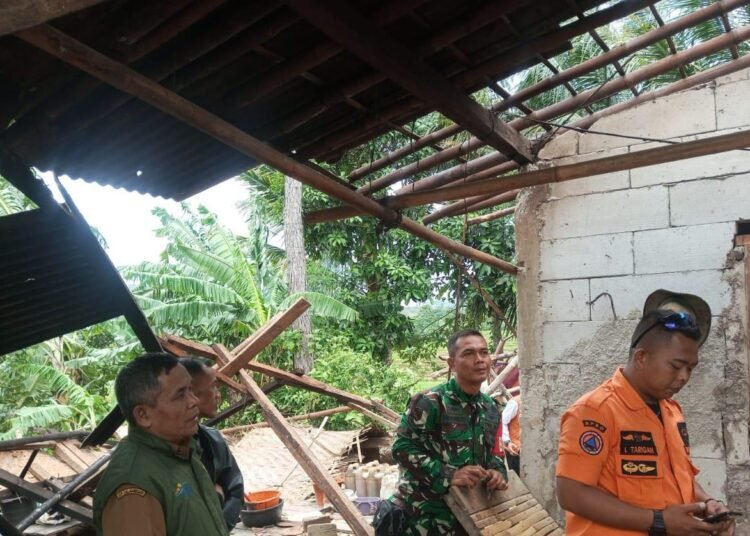 3 Rumah di Sukamakmur Rusak Diterjang Angin, Satu Orang Terluka
