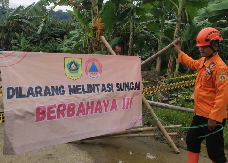 Akses Utama Diterjang Longsor, 650 Warga Babakan Madang Terisolir