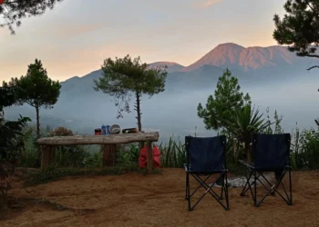 Buat yang Bosan Liburan Natal dan Tahun Baru di Hotel, Ini Tempat Berkemah di Bogor Ramah Keluarga