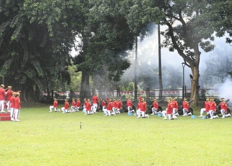 19 Dentuman Meriam Sambut Kunjungan PM Jepang di Istana Bogor