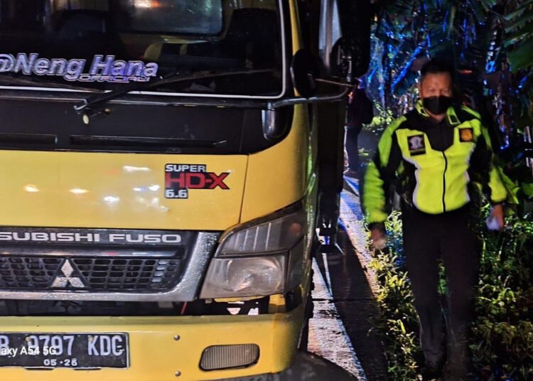 Pemotor di Parung Tewas Usai Tabrak Truk yang Berhenti di Badan Jalan