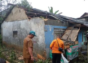 Rumah dan Pesantren di Ciawi Rusak Diterjang Angin Kencang