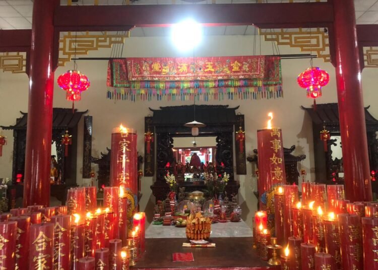 Bersolek, Klenteng Hok Tek Bio Cibinong Siap Sambut Tahun Baru Imlek