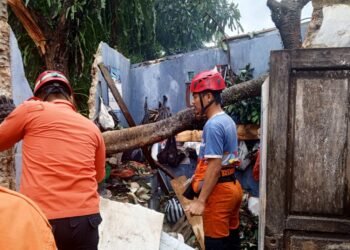 Longsor di Ciwaringin, 3 Keluarga di Kebon Pedes Mengungsi