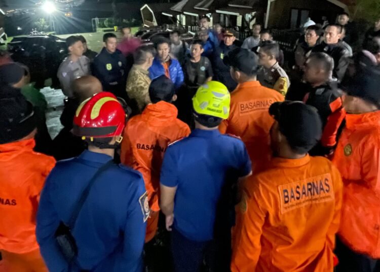Persiapan pencarian pendaki yang hilang di Gunung Joglo Desa Cibeureum, Kecamatan Cisarua, Kabupaten Bogor. (Dok.Damkar)