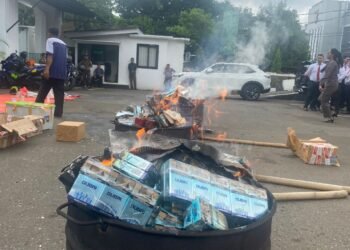 Kejari Bogor Musnahkan Ribuan Barang Ilegal dan Rokok Tanpa Cukai 