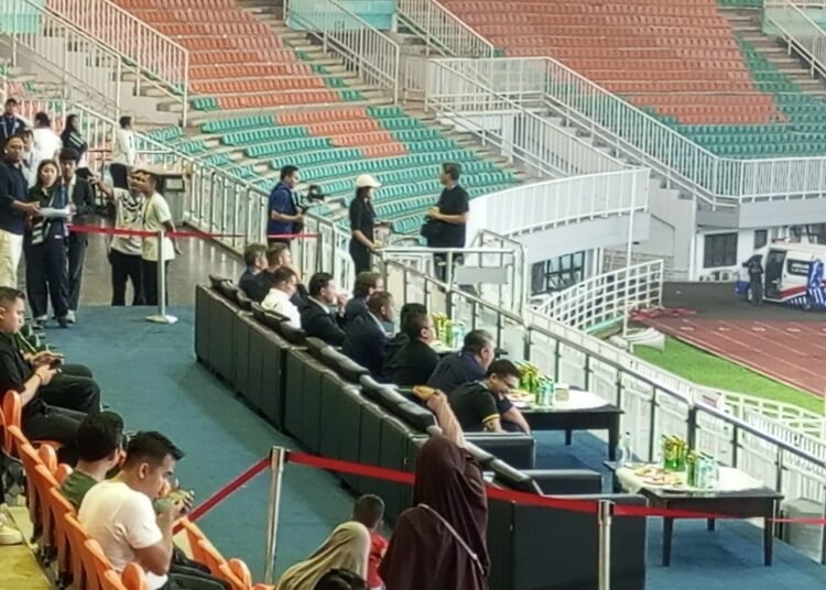 Hadir di Stadion Pakansari, Patrick Kluivert Pantau Laga Dewa United vs Persija Jakarta