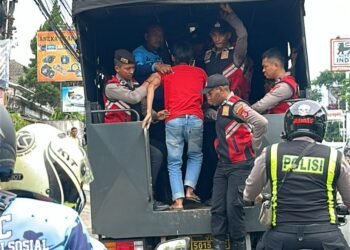 Petugas Gabungan Razia Premanisme di Kota Bogor, 36 Orang Diamankan