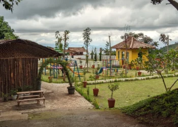 Warung KebunQu Tempat Nongkrong Baru di Bogor Bebas HTM, Ada Mini Zoo dan Camping Ground 