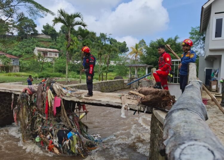 Banjir di Puncak Diduga Karena Alih Fungsi Lahan, Gubernur Jabar Janji Evaluasi