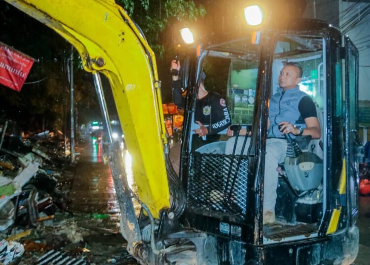 23 Bangunan Liar di Jalan Pancasan Dibongkar, 5 Antaranya Penjual Miras Ilegal