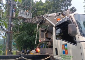 Pemkot Bogor Kembali Bongkar Reklame Tak Berizin di Jalur SSA