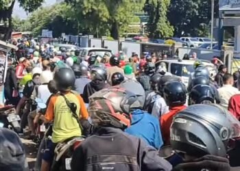 Ngantri Bayar Pajak di Samsat, Warga Malah Ingin Kabupaten Bogor Mekar Lebih Cepat