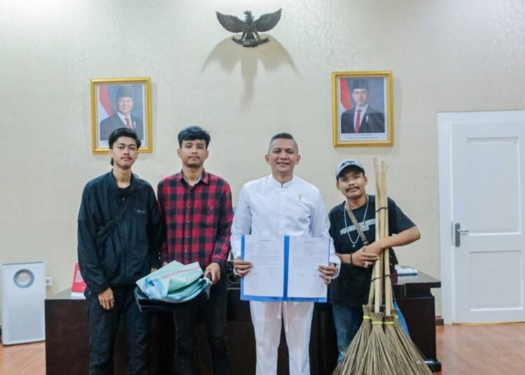 Sempat Terjaring Razia, 3 Pengamen di Kota Bogor jadi Petugas Kebersihan