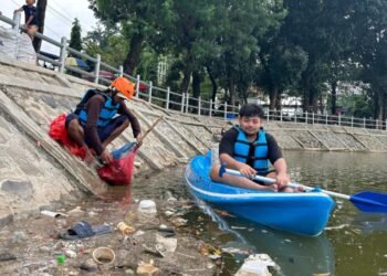 Ribuan Ikan Mati Mendadak di Situ Klapanunggal, DLH Didesak Lakukan Penyelidikan