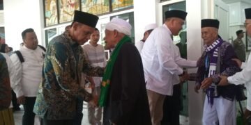 Pemkab Bogor Berangkatkan Ratusan Calon Jemaah Haji, Salah Satunya Berusia 100 Tahun