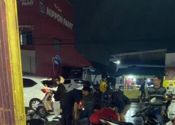 Hendak Menyeberangkan Kendaraan, Juru Parkir di Cileungsi Tertabrak Motor