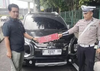 Pakai Plat Nomor Palsu, Mobil Dinas Diduga Milik Pejabat Bappenda Bogor Ditilang di Jakarta