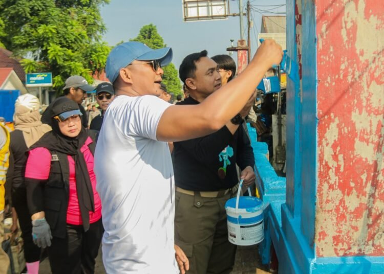 Bebersih di MA Salmun, Pemkot Bogor Angkut Puluhan Ton Sampah