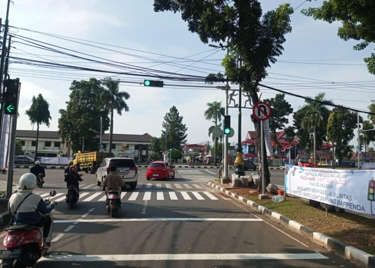 Sebulan Mangkrak, Jalan di Simpang Pakansari Cibinong Akhirnya Dibuka