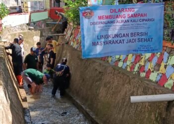 Deudeuh Ka Lembur di Tegallega, Ramai-ramai Bebersih Kali Ciparigi 