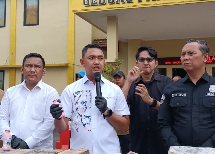 Jual Susu Kemasan Kedaluwarsa di Kota Bogor, 2 Pelaku Ditangkap Polisi