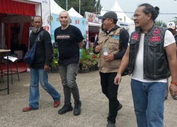 Bukan Tahunan, Artis Gary Iskak Minta Touring Motor Antik di Bogor Rutin Bulanan