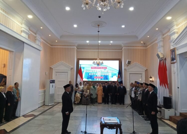 Dilantik, Denny Mulyadi Resmi jadi Sekda Kota Bogor