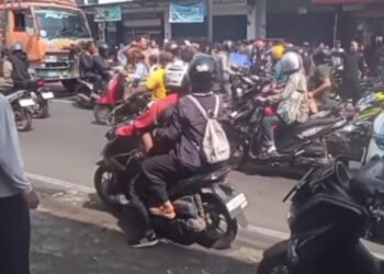 Kronologi Truk Tabrak Motor di Ciampea, 2 Orang Terluka