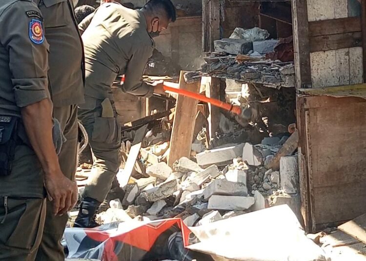 Kerap Memicu Kemacetan Puncak, 130 Lapak PKL di Pasar Cisarua Dibongkar