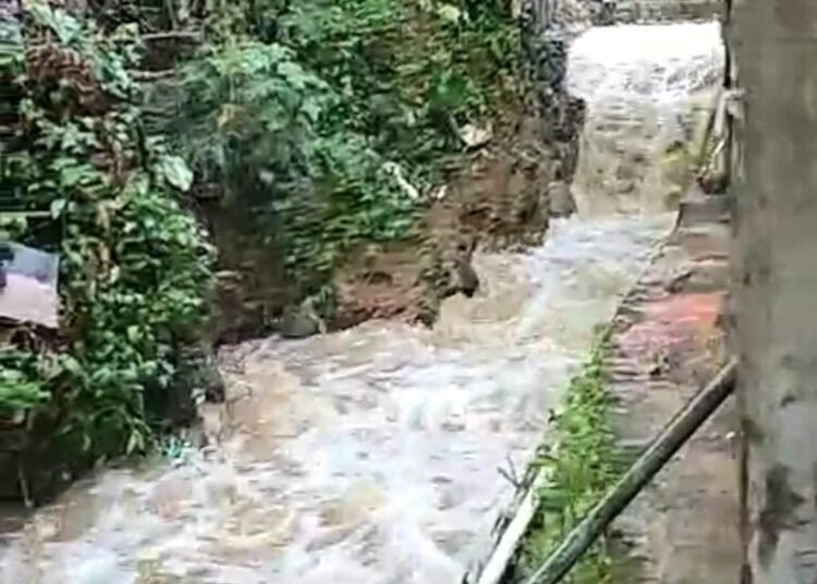 Imbas Hujan Deras, 1 Orang di Megamendung Puncak Hanyut Terbawa Arus