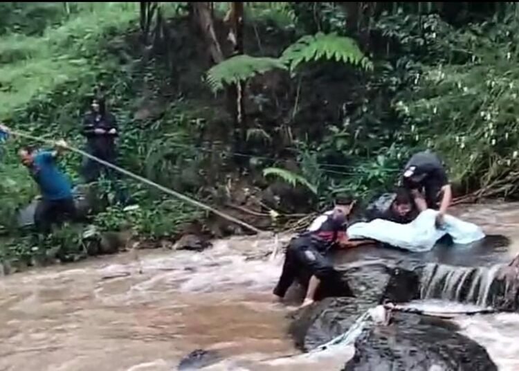 Korban Hanyut di Megamendung Puncak Ditemukan Meninggal Dunia 