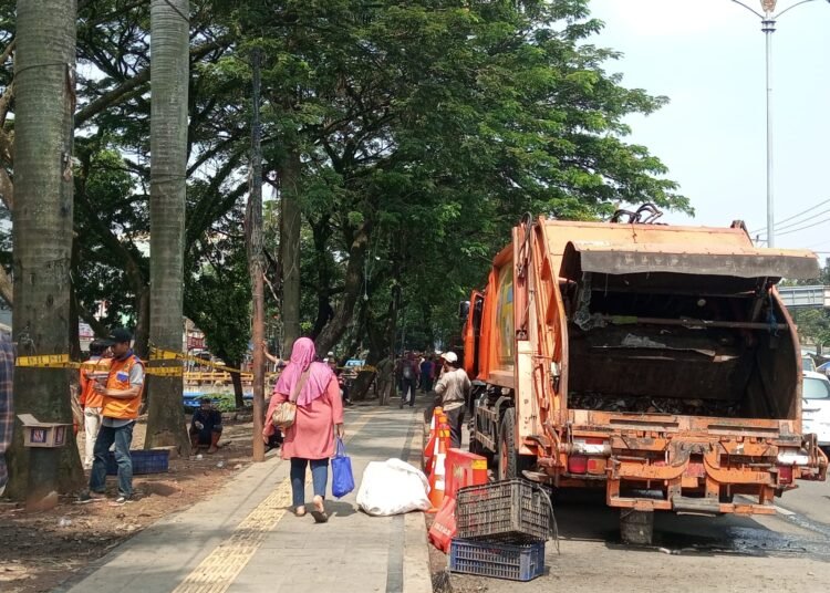 Ogah Disalahkan Soal Sampah di Pemda, DLH : yang di Jalan Kami Bereskan, Kalau di Taman Itu DPKPP