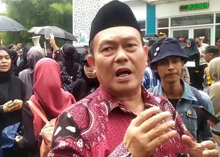 Diberhentikan SDIT Raudlatul Jannah, Kepsek Akui Tak Pernah Hasut Wali Murid untuk Demo