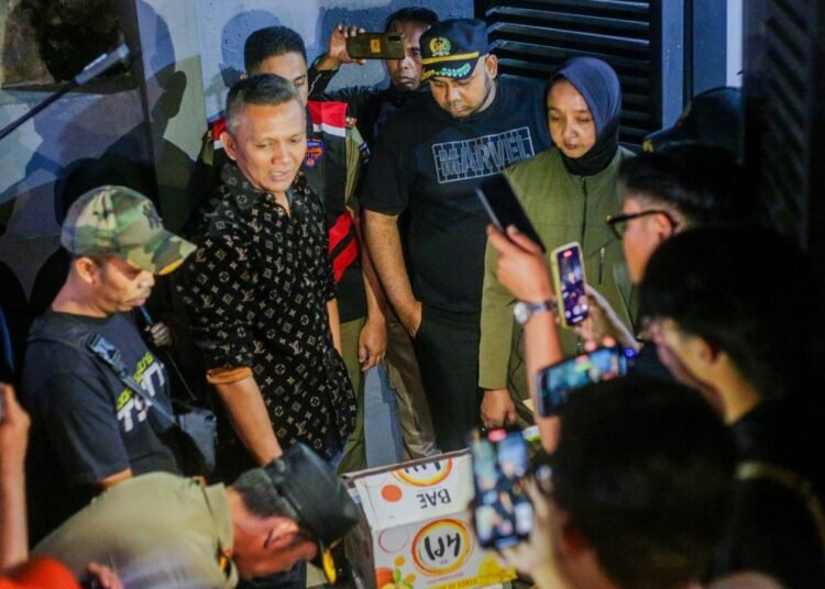 Operasi Kafe dan Resto, Pemkot dan DPRD Kota Bogor Sita 1.860 Botol Miras Tak Berizin