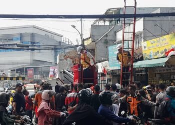 Kabel Udara di Jalan R. Saleh S. Bustaman Dialihkan ke Tanah