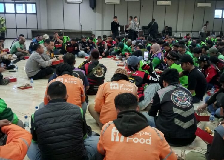 Tak Ada Demo, Ojol di Bogor Duduk Bareng Polisi dan Salat Gaib untuk Affan Kurniawan