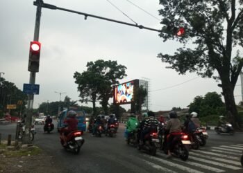 Lagu Ibu Pertiwi Menggema di Kawasan Pemda di Tengah Gelombang Demonstrasi 
