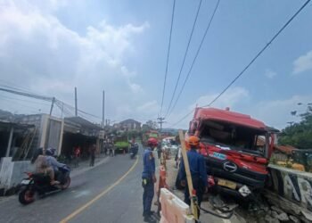 Rem Blong Truk Pertamina Akibatkan 6 Kendaraan Kecelakaan di Cigudeg, Sopir Pikap Patah Kaki